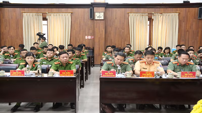 Các đại biểu dự Hội thảo. Các đại biểu dự Hội thảo.