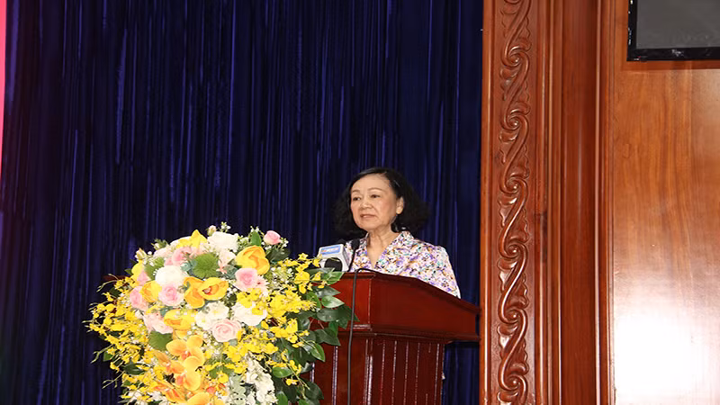 Đồng chí Trương Thị Mai, Ủy viên Bộ Chính trị, Thường trực Ban Bí thư, Trưởng Ban Tổ chức Trung ương phát biểu tại hội nghị.
