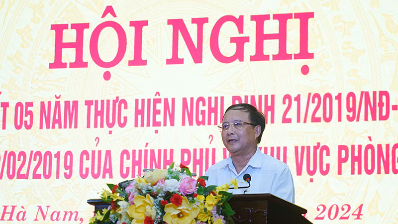 Đồng chí Nguyễn Đức Vượng, Phó Chủ tịch UBND tỉnh Hà Nam phát biểu tại hội nghị. Đồng chí Nguyễn Đức Vượng, Phó Chủ tịch UBND tỉnh Hà Nam phát biểu tại hội nghị.
