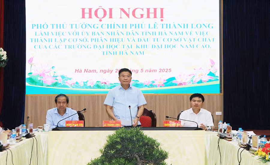 Phó Thủ tướng Chính phủ Lê Thành Long phát biểu tại hội nghị làm việc với Ủy ban nhân dân tỉnh Hà Nam về việc triển khai thực hiện Đề án Xây dựng Khu Đại học Nam Cao tỉnh Hà Nam.