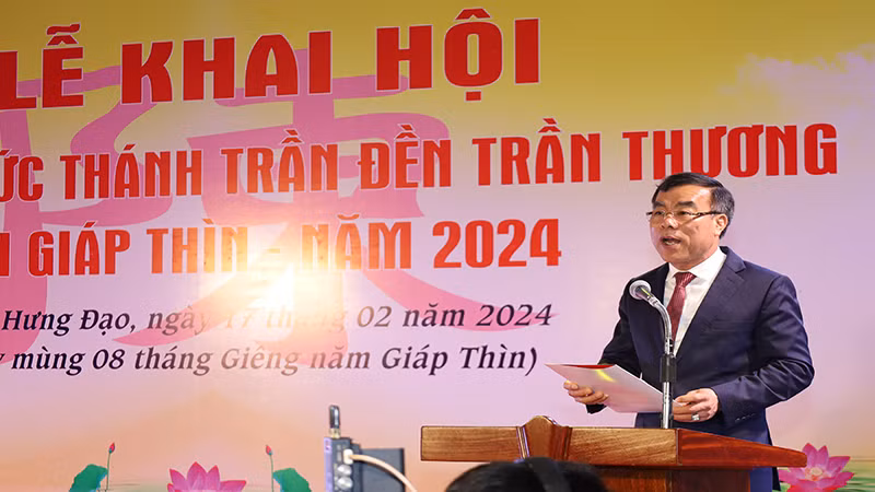 Đồng chí Chủ tịch Ủy ban nhân dân huyện Lý Nhân phát biểu Khai mạc Lễ hội đền Trần Thương Xuân Giáp Thìn năm 2024