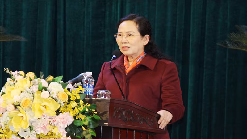 Đồng chí Bí thư Tỉnh ủy, Chủ tịch HĐND tỉnh Hà Nam phát biểu kết luận hội nghị.