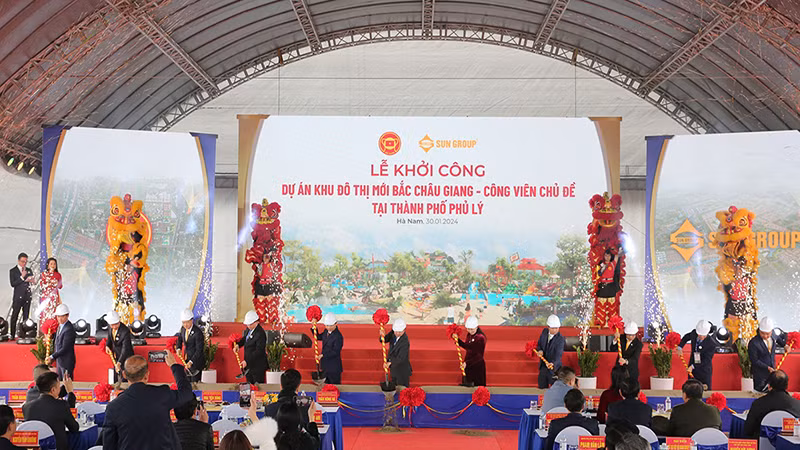 Phó Thủ tướng Trần Hồng Hà và các đồng chí lãnh đạo tỉnh Hà Nam thực hiện nghi lễ khởi công Dự án khu đô thị mới Bắc Châu Giang (thành phố Phủ Lý). Phó Thủ tướng Trần Hồng Hà và các đồng chí lãnh đạo tỉnh Hà Nam thực hiện nghi lễ khởi công Dự án khu đô thị mới Bắc Châu Giang (thành phố Phủ Lý).