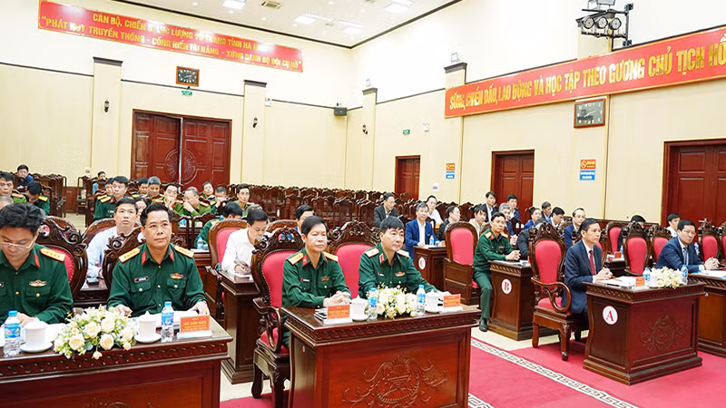 Các đại biểu dự hội nghị.