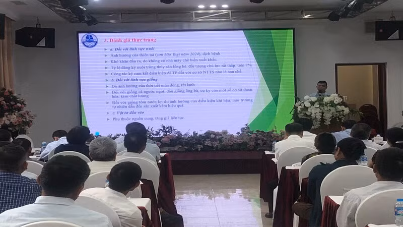 Quang cảnh buổi tọa đàm giải pháp nâng cao hiệu quả nuôi trồng thủy sản vùng đồng bằng sông Hồng.