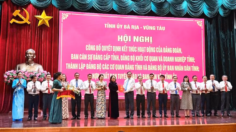 Đồng chí Nguyễn Thị Yến, Phó Bí thư Thường trực Tỉnh ủy được bầu giữ chức Bí thư Đảng bộ các cơ quan Đảng.