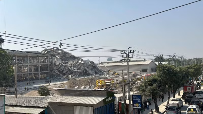 Hiện trường tòa nhà 30 tầng bị sập ở Chatuchak, Bangkok, Thái Lan. (Ảnh: NGỌC DIỆP)