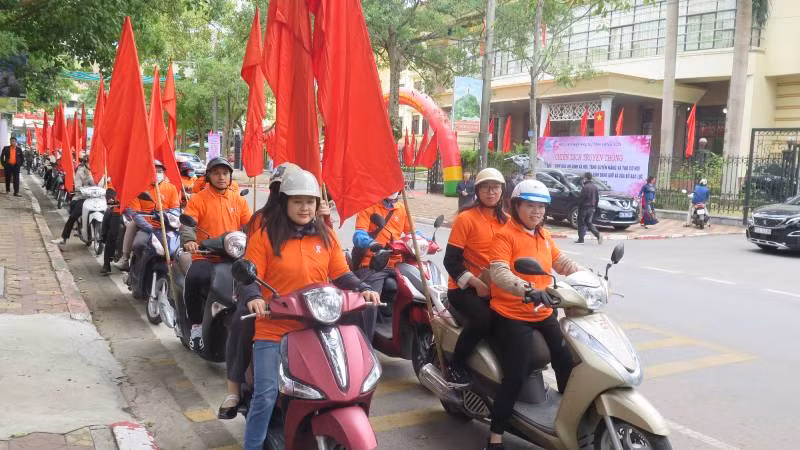 Sau lễ phát động, đông đảo đoàn viên thanh niên tham gia diễu hành trên các đường phố của thành phố Lạng Sơn. Sau lễ phát động, đông đảo đoàn viên thanh niên tham gia diễu hành trên các đường phố của thành phố Lạng Sơn.