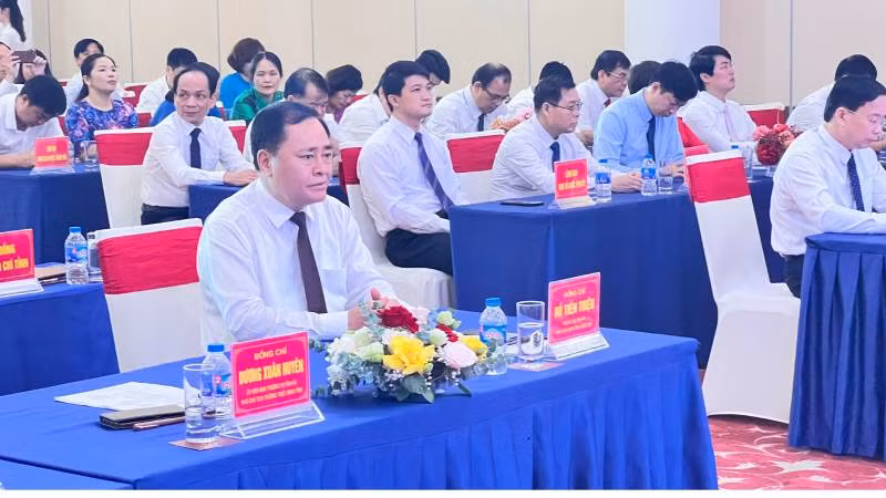Lãnh đạo Tỉnh ủy, Ủy ban nhân dân tỉnh Lạng Sơn tham dự buổi gặp mặt kỷ niệm 98 năm Ngày Báo chí cách mạng Việt Nam và trao Giải báo chí Lạng Sơn lần thứ III năm 2023.