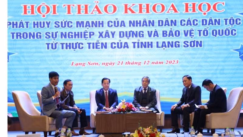 Các đại biểu tham luận, trao đổi tại cuộc Hội thảo. Các đại biểu tham luận, trao đổi tại cuộc Hội thảo.