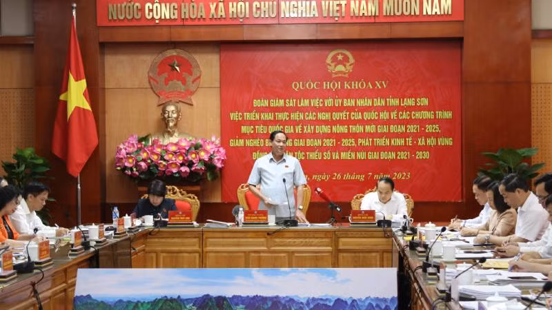 Đồng chí Thượng tướng Trần Quang Phương, Ủy viên Trung ương Đảng, Phó Chủ tịch Quốc hội làm việc với Ủy ban nhân dân tỉnh Lạng Sơn.
