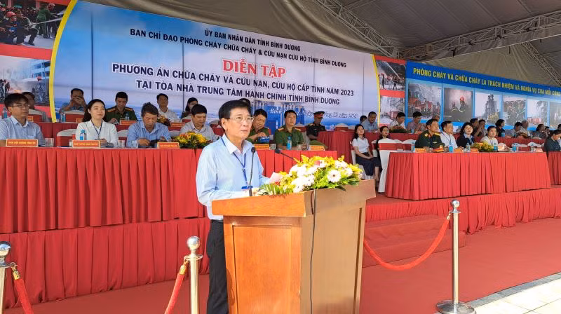 Phó Chủ tịch Thường trực Ủy ban nhân dân tỉnh Bình Dương Mai Hùng Dũng phát biểu ý kiến tại buổi diễn tập.
