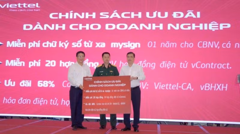 Công bố chính sách ưu đãi dành cho doanh nghiệp của Viettel. Công bố chính sách ưu đãi dành cho doanh nghiệp của Viettel.