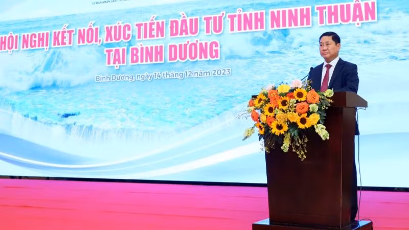 Chủ tịch Ủy ban nhân dân tỉnh Ninh Thuận Trần Quốc Nam phát biểu ý kiến tại hội nghị.