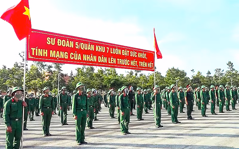 Tuổi trẻ Quân khu 7 xung kích lên đường phòng, chống Covid-19. Tuổi trẻ Quân khu 7 xung kích lên đường phòng, chống Covid-19.