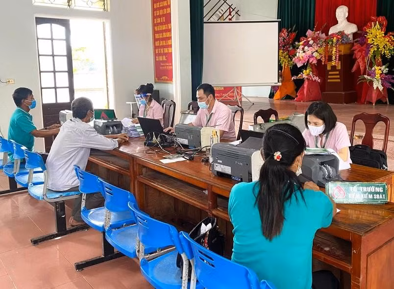 Giao dịch tín dụng ở xã Quỳnh Nghĩa, huyện Quỳnh Lưu. Giao dịch tín dụng ở xã Quỳnh Nghĩa, huyện Quỳnh Lưu.