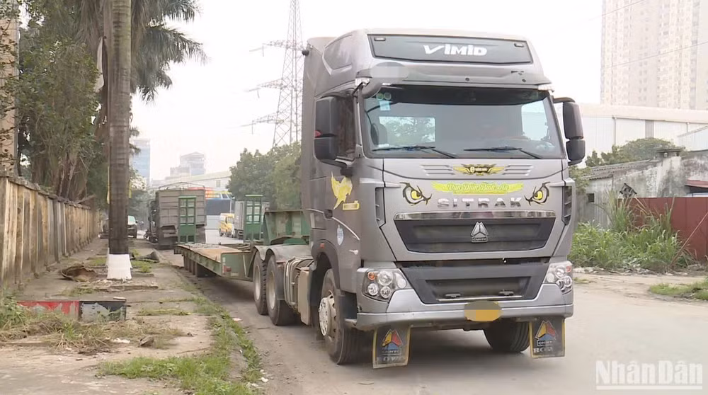 Thời gian qua, nhiều phương tiện xe đầu kéo, sơ mi rơ moóc của các doanh nghiệp vận tải gặp khó khăn trong việc kiểm định. (Ảnh minh họa)