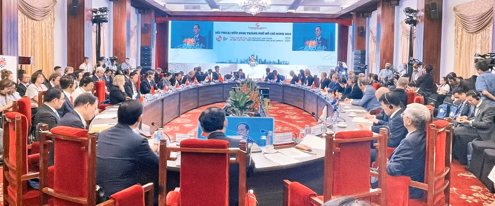 Đối thoại hữu nghị thành phố Hồ Chí Minh lần thứ nhất năm 2022 với chủ đề "Thích ứng để phục hồi và kiến tạo phát triển" diễn ra từ ngày 2 đến 5/12.