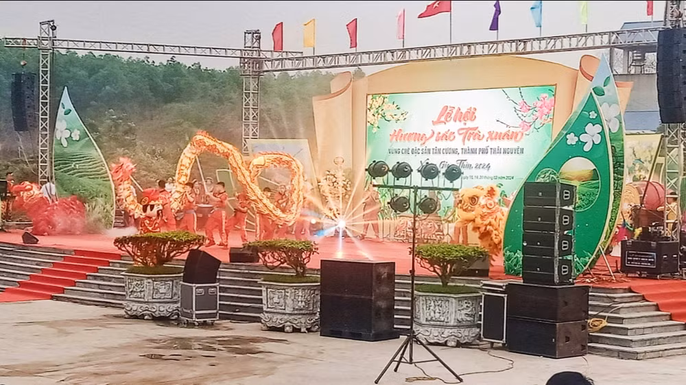 “Lễ hội hương sắc Trà xuân-Vùng chè đặc sản Tân Cương” tôn vinh vùng đất, người dân làm chè.