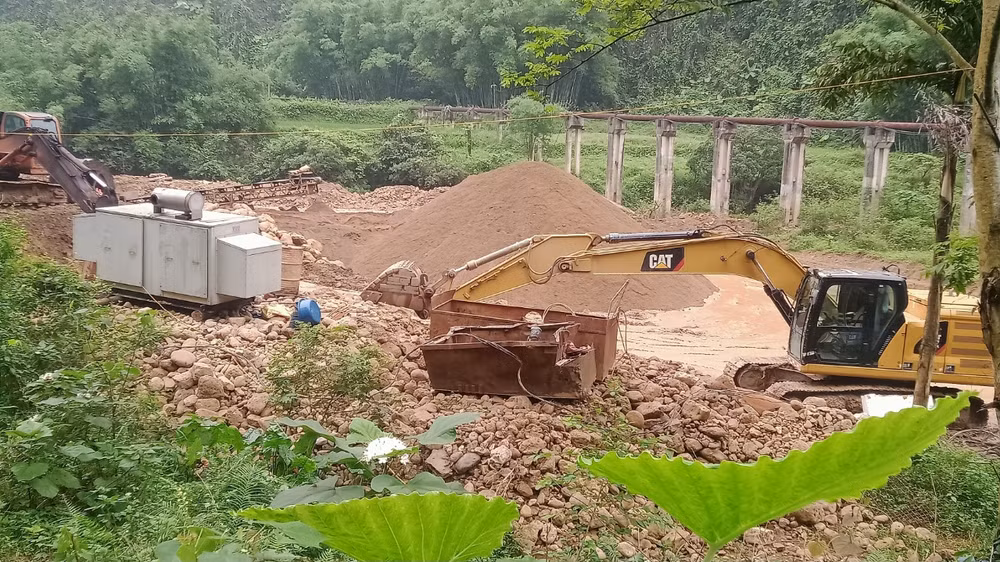 Nhiều mỏ khoáng sản trên địa bàn tỉnh Thái Nguyên không thực hiện lắp đặt trạm cân và camera giám sát. Nhiều mỏ khoáng sản trên địa bàn tỉnh Thái Nguyên không thực hiện lắp đặt trạm cân và camera giám sát.