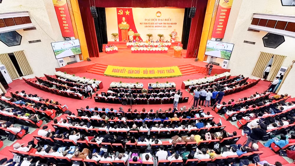 Sau 2 ngày tổ chức, Đại hội đại biểu Mặt trận Tổ quốc Việt Nam tỉnh Thái Nguyên lần thứ XVI thành công tốt đẹp. Sau 2 ngày tổ chức, Đại hội đại biểu Mặt trận Tổ quốc Việt Nam tỉnh Thái Nguyên lần thứ XVI thành công tốt đẹp.