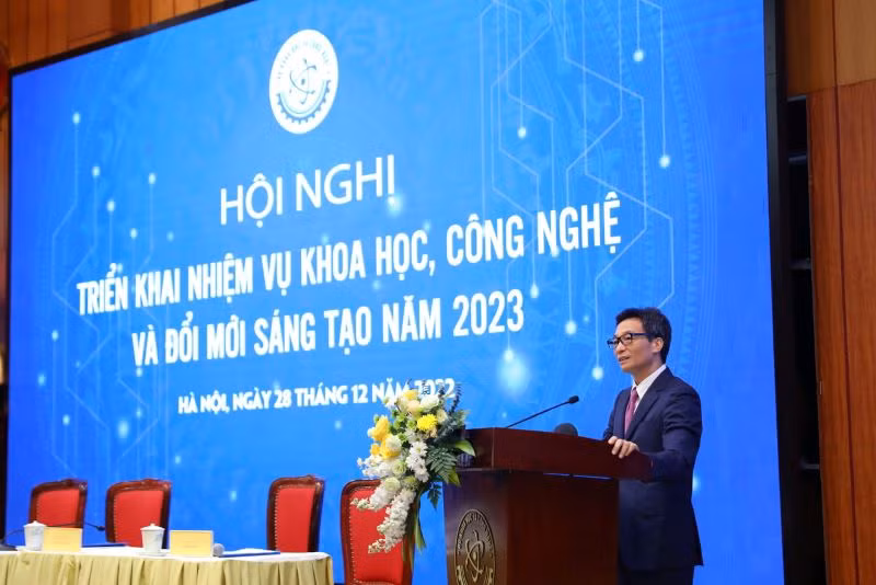 Phó Thủ tướng Vũ Đức Đam phát biểu ý kiến chỉ đạo tại hội nghị.