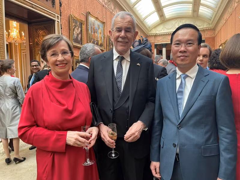 Chủ tịch nước Võ Văn Thưởng gặp Tổng thống Áo Alexander Van der Bellen. Chủ tịch nước Võ Văn Thưởng gặp Tổng thống Áo Alexander Van der Bellen.