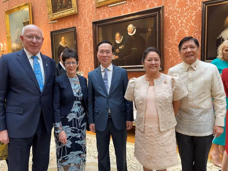 Chủ tịch nước Võ Văn Thưởng gặp Toàn quyền Australia David John Hurley, Tổng thống Philippines Bongbong Marcos. Chủ tịch nước Võ Văn Thưởng gặp Toàn quyền Australia David John Hurley, Tổng thống Philippines Bongbong Marcos.