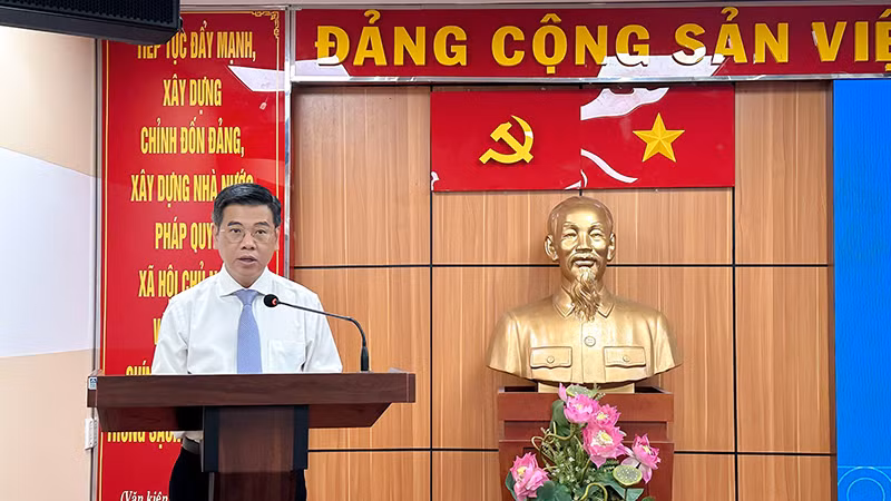 Phó Chủ tịch Ủy ban nhân dân TP Hồ Chí Minh Nguyễn Văn Dũng. Phó Chủ tịch Ủy ban nhân dân TP Hồ Chí Minh Nguyễn Văn Dũng.