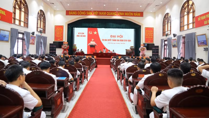 Đại hội thi đua quyết thắng của Vùng 4 Hải quân.
