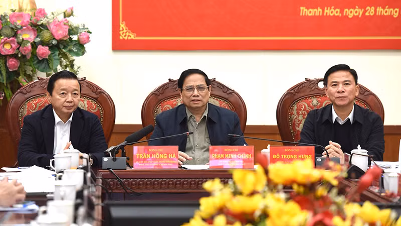 Thủ tướng Phạm Minh Chính chủ trì Hội nghị trực tuyến thúc đẩy Dự án Đường dây 500kV Quảng Trạch-Phố Nối. Ảnh: TRẦN HẢI.