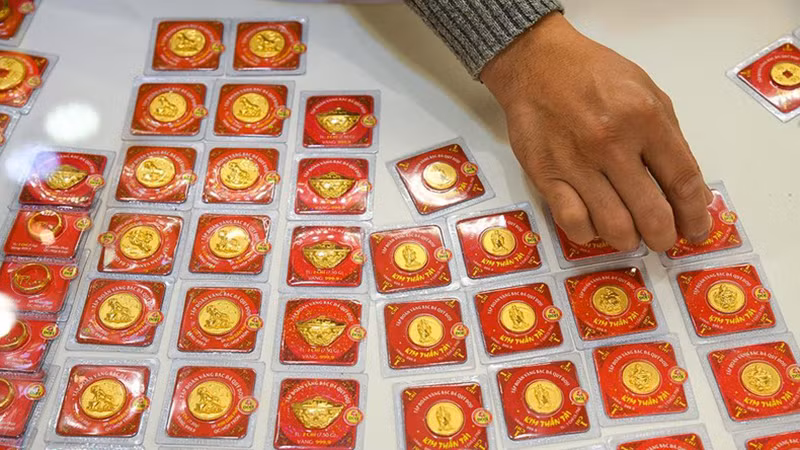 Giá vàng ngày 28/11: Vàng bất ngờ giảm sau phiên tăng "bùng nổ" hôm qua