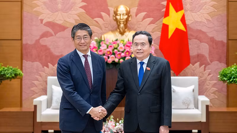 Chủ tịch Quốc hội Trần Thanh Mẫn tiếp Đại sứ Nhật Bản tại Việt Nam Ito Naoki. (Ảnh: DUY LINH)