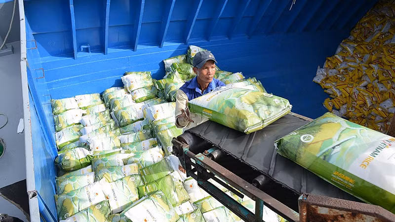 Xuất khẩu gạo của Việt Nam có nhiều khởi sắc trong thời gian qua (Ảnh: Tập đoàn Lộc Trời)