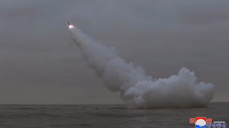 Hình ảnh do Hãng thông tấn trung ương Triều Tiên KCNA đăng phát ngày 13/3/2023 về vụ phóng thử tên lửa hành trình chiến lược dưới nước của Triều Tiên ở ngoài khơi Vịnh Gyeongpo. (Ảnh tư liệu: AFP/TTXVN)