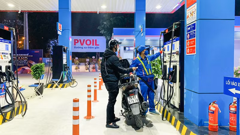 Một điểm bán xăng của PVOil. (Ảnh: Vietnam+)