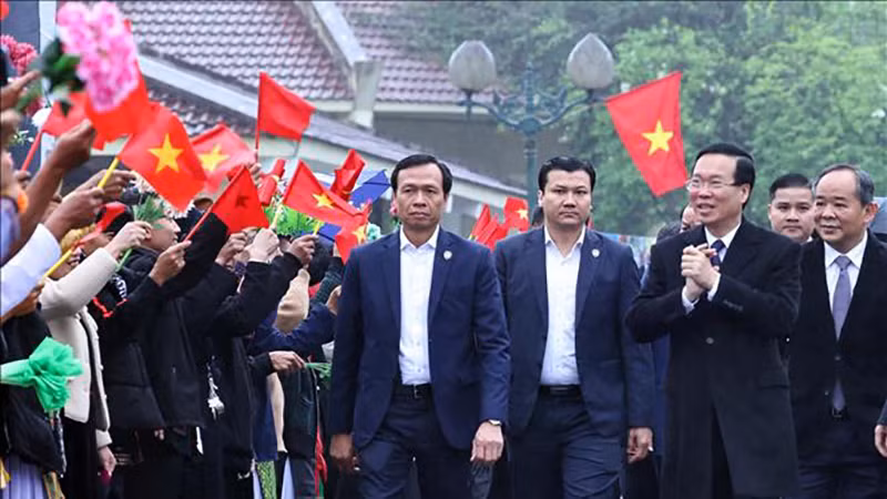 Chủ tịch nước Võ Văn Thưởng đến dự Ngày hội sắc xuân trên mọi miền tổ quốc. Ảnh: TTXVN