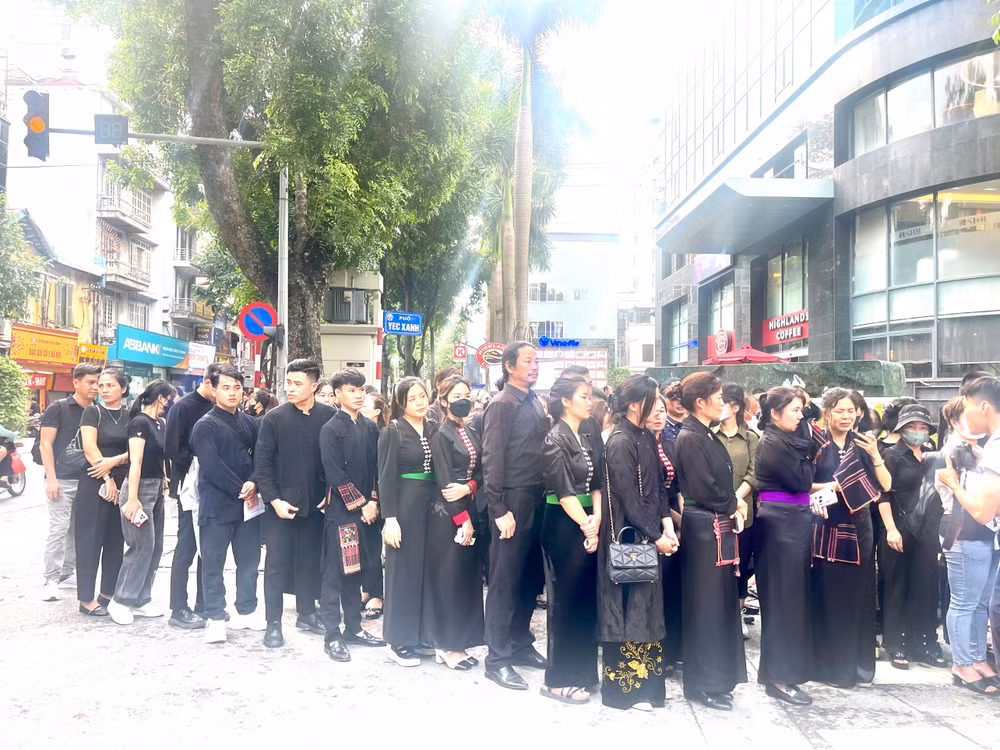 Toàn cảnh Lễ viếng Tổng Bí thư Nguyễn Phú Trọng: Trang nghiêm và xúc động ảnh 325 Toàn cảnh Lễ viếng Tổng Bí thư Nguyễn Phú Trọng: Trang nghiêm và xúc động ảnh 325