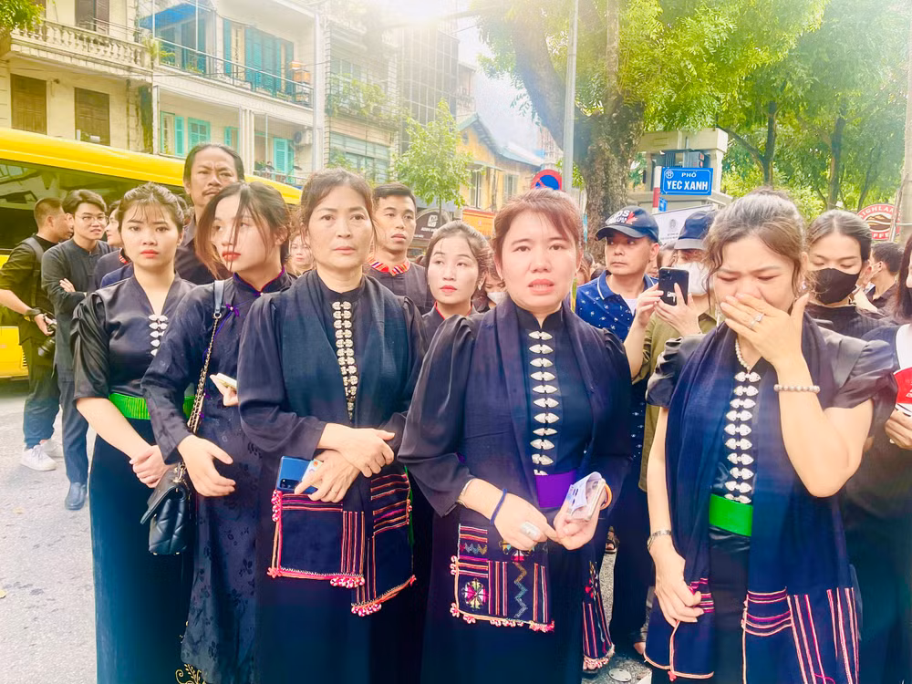 Toàn cảnh Lễ viếng Tổng Bí thư Nguyễn Phú Trọng: Trang nghiêm và xúc động ảnh 326 Toàn cảnh Lễ viếng Tổng Bí thư Nguyễn Phú Trọng: Trang nghiêm và xúc động ảnh 326