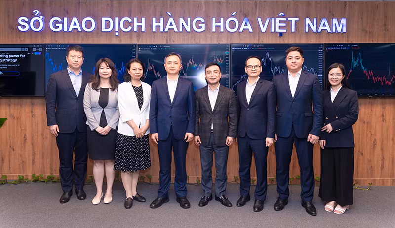 Sở Giao dịch Hàng hóa Đại Liên làm việc tại Trụ sở của Sở Giao dịch Hàng hóa Việt Nam.