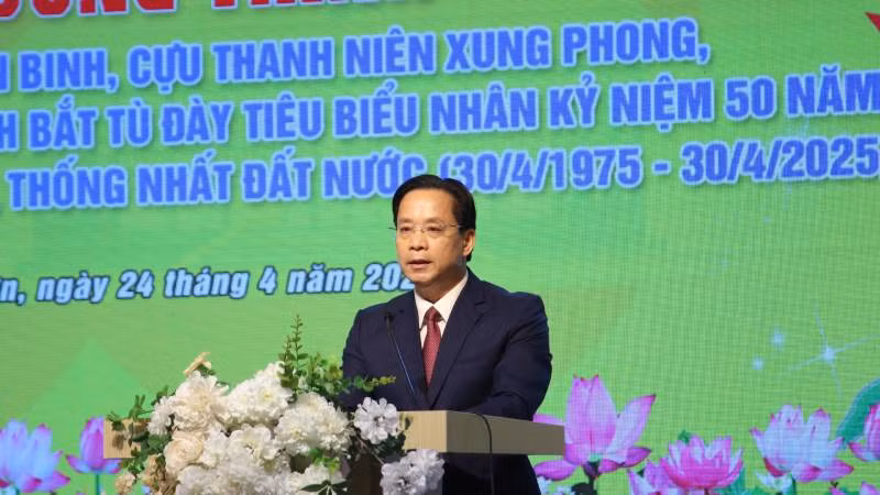 Đồng chí Hoàng Văn Nghiệm, Bí thư Tỉnh ủy Lạng Sơn phát biểu tại buổi lễ gặp mặt. Đồng chí Hoàng Văn Nghiệm, Bí thư Tỉnh ủy Lạng Sơn phát biểu tại buổi lễ gặp mặt.