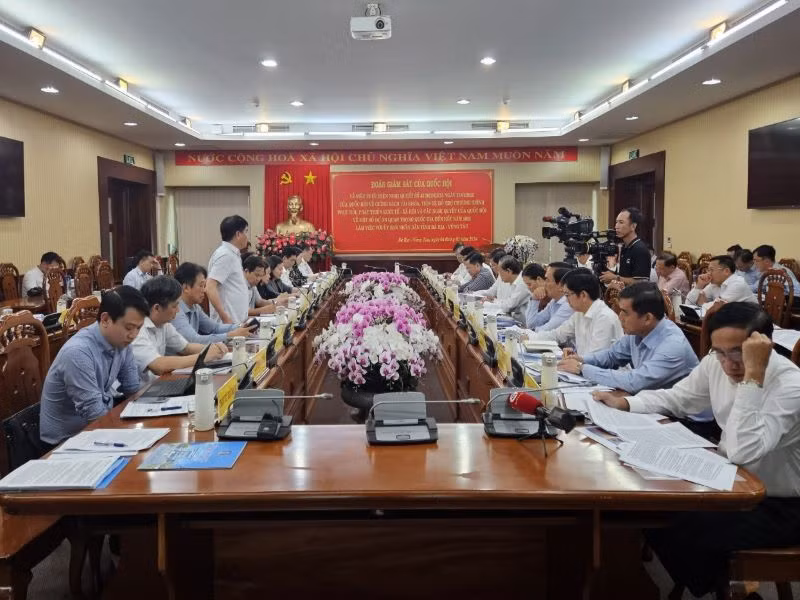 Toàn cảnh buổi làm việc của Đoàn giám sát của Quốc hội với Ủy ban nhân dân tỉnh Bà Rịa-Vũng Tàu.