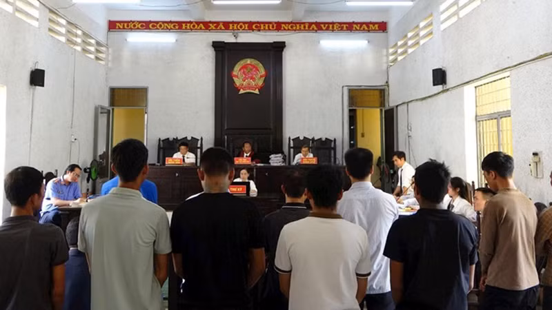 Các bị cáo tại phiên tòa.