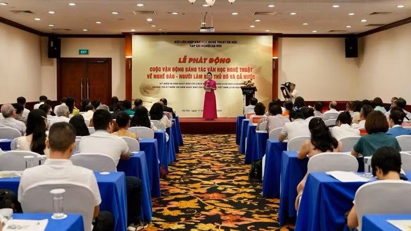 Toàn cảnh lễ phát động.