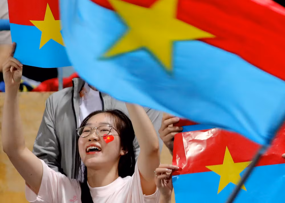 Cùng vang lên câu ca "Máu đỏ da vàng tôi là người Việt Nam".