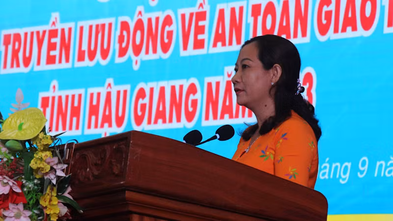 Đại diện lãnh đạo tỉnh Hậu Giang phát biểu khai mạc hội thi.