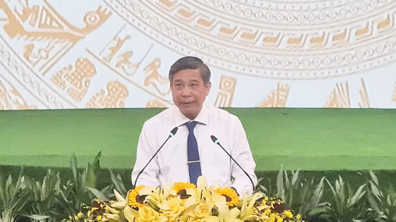 Đồng chí Đồng Văn Thanh, Bí thư Tỉnh ủy, Chủ tịch Hội đồng nhân dân tỉnh Hậu Giang phát biểu tại hội nghị.