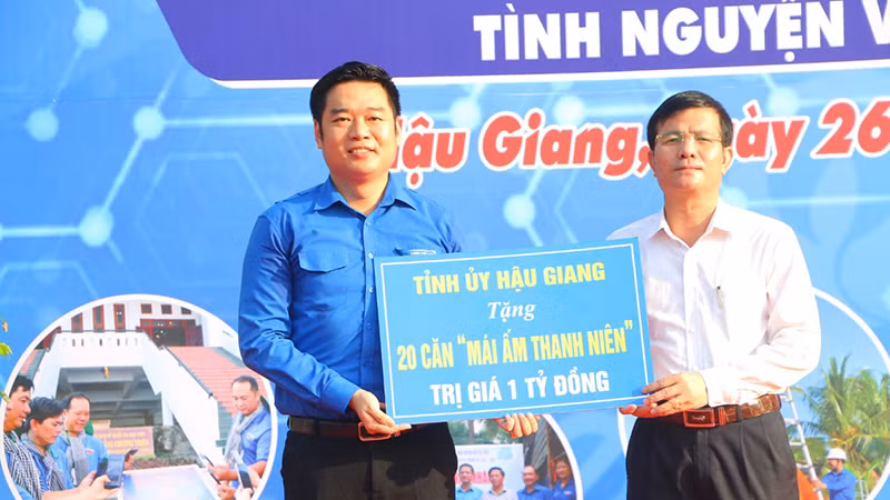 Tỉnh ủy Hậu Giang tặng "Mái ấm thanh niên" cho đoàn viên, thanh niên có hoàn cảnh khó khăn về nhà ở.