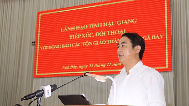 Bí thư Tỉnh ủy Hậu Giang Nghiêm Xuân Thành phát biểu tại buổi đối thoại. Bí thư Tỉnh ủy Hậu Giang Nghiêm Xuân Thành phát biểu tại buổi đối thoại.