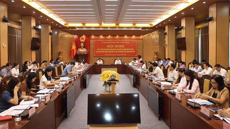 Đại biểu dự hội nghị. Đại biểu dự hội nghị.